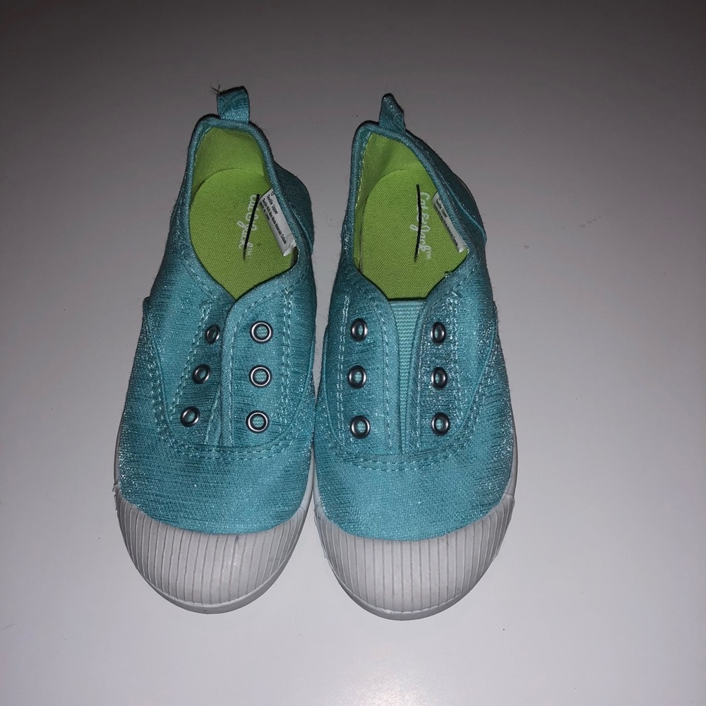 Girls shoes